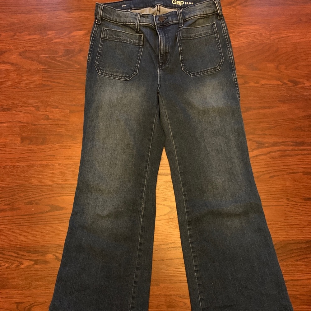 Gap patch pocket flares 29P